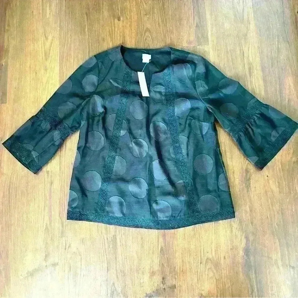 CHICO'S Dot Texture Lace-Trim Black Top size 1 new - Picture 1 of 6